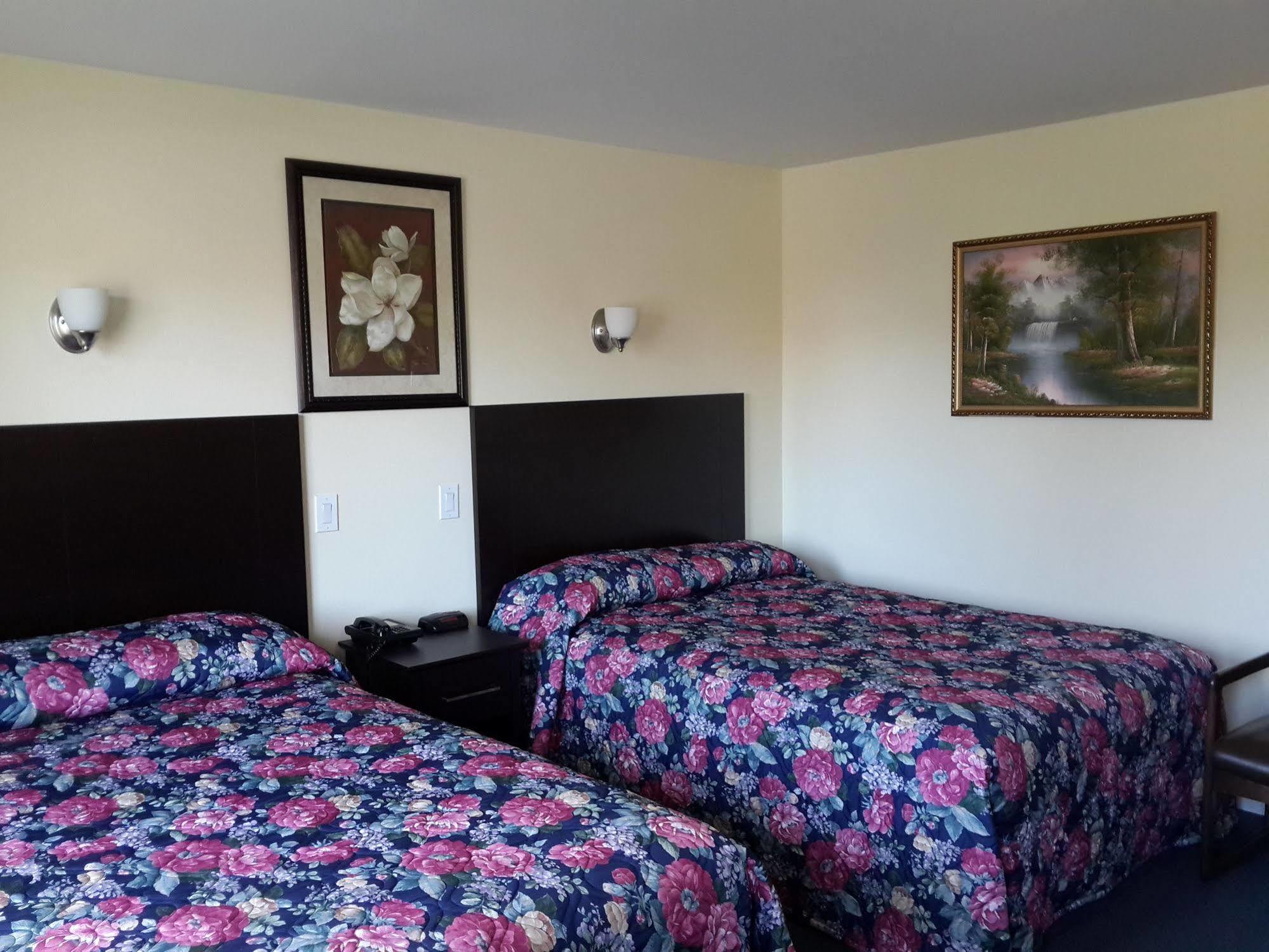 福克斯汽车旅馆 Greater Napanee 外观 照片